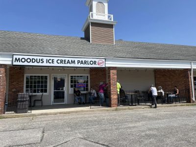 Moodus Ice Cream Parlor
