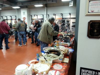 Pot_Luck_005.jpg